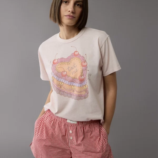 Pehnawa Women’s 'Txt Me' Cake Graphic T-Shirt | Vintage Dessert Print