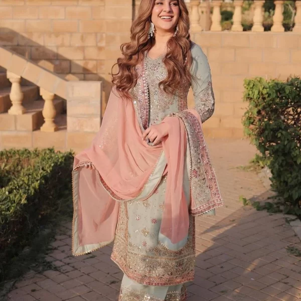 Pehnawa Women’s Elegant Embroidered Kurti & Pants Set | Festive Ethnic Wear